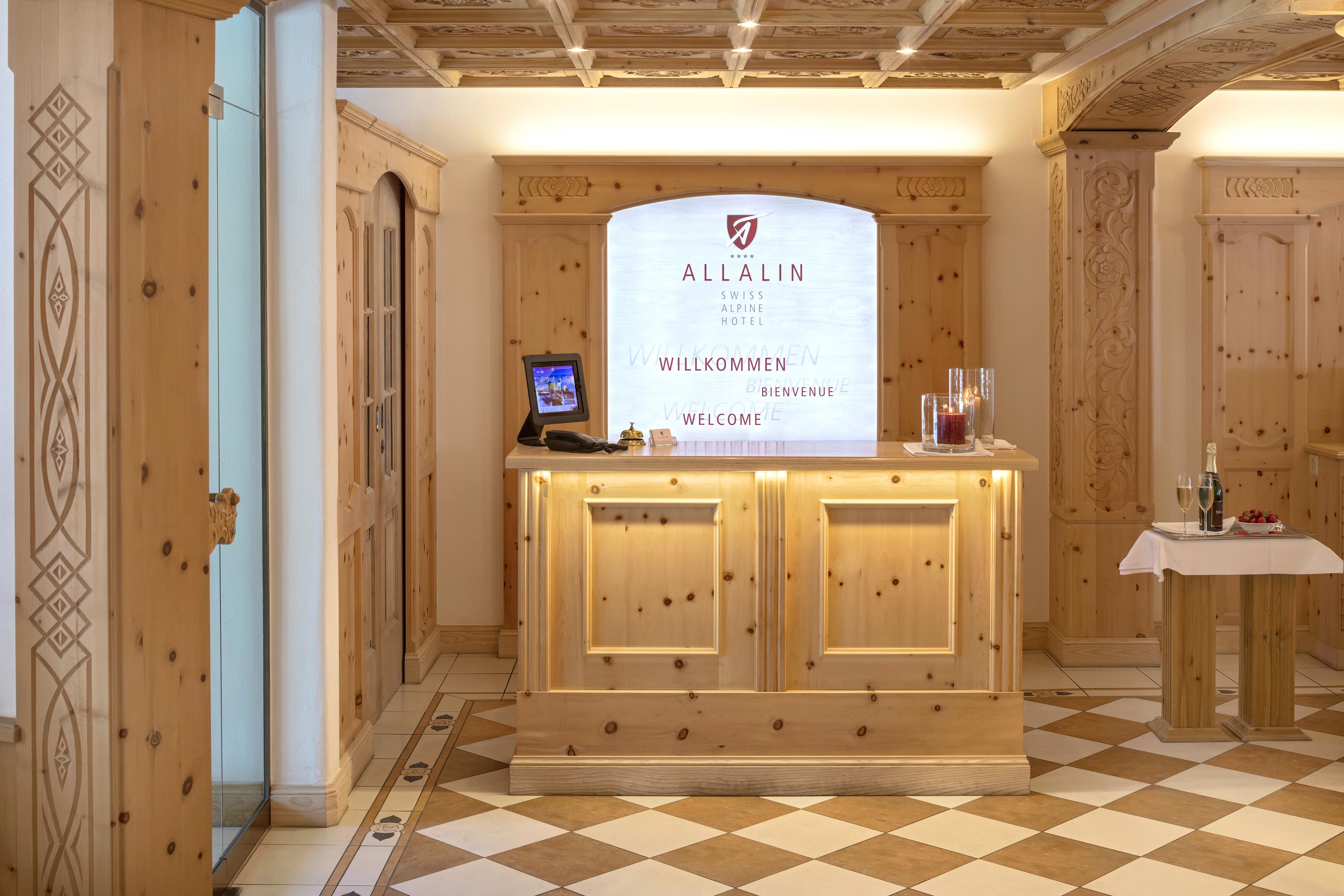 Swiss Alpine Hotel Allalin Zermatt Bagian luar foto