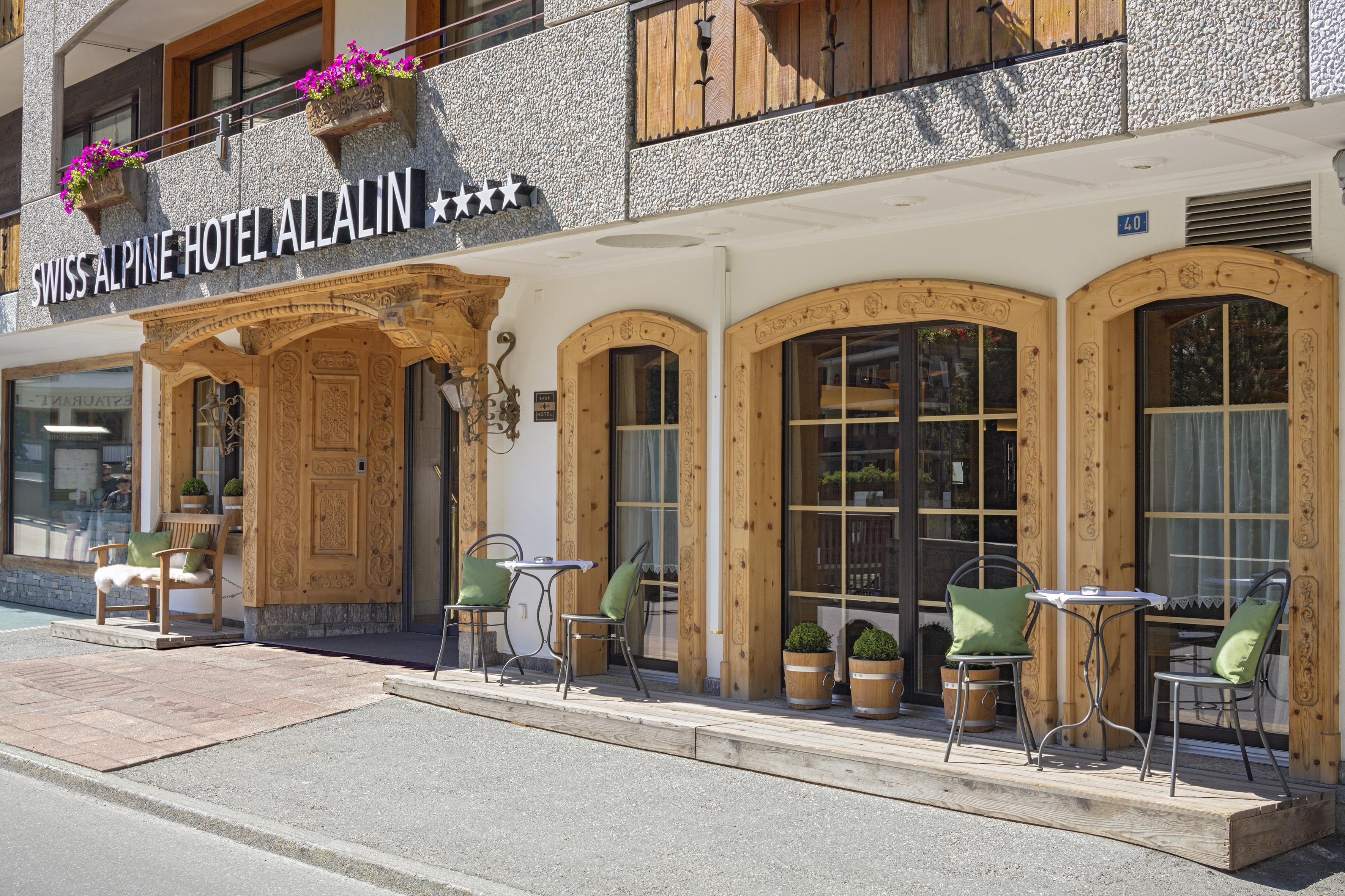Swiss Alpine Hotel Allalin Zermatt Bagian luar foto