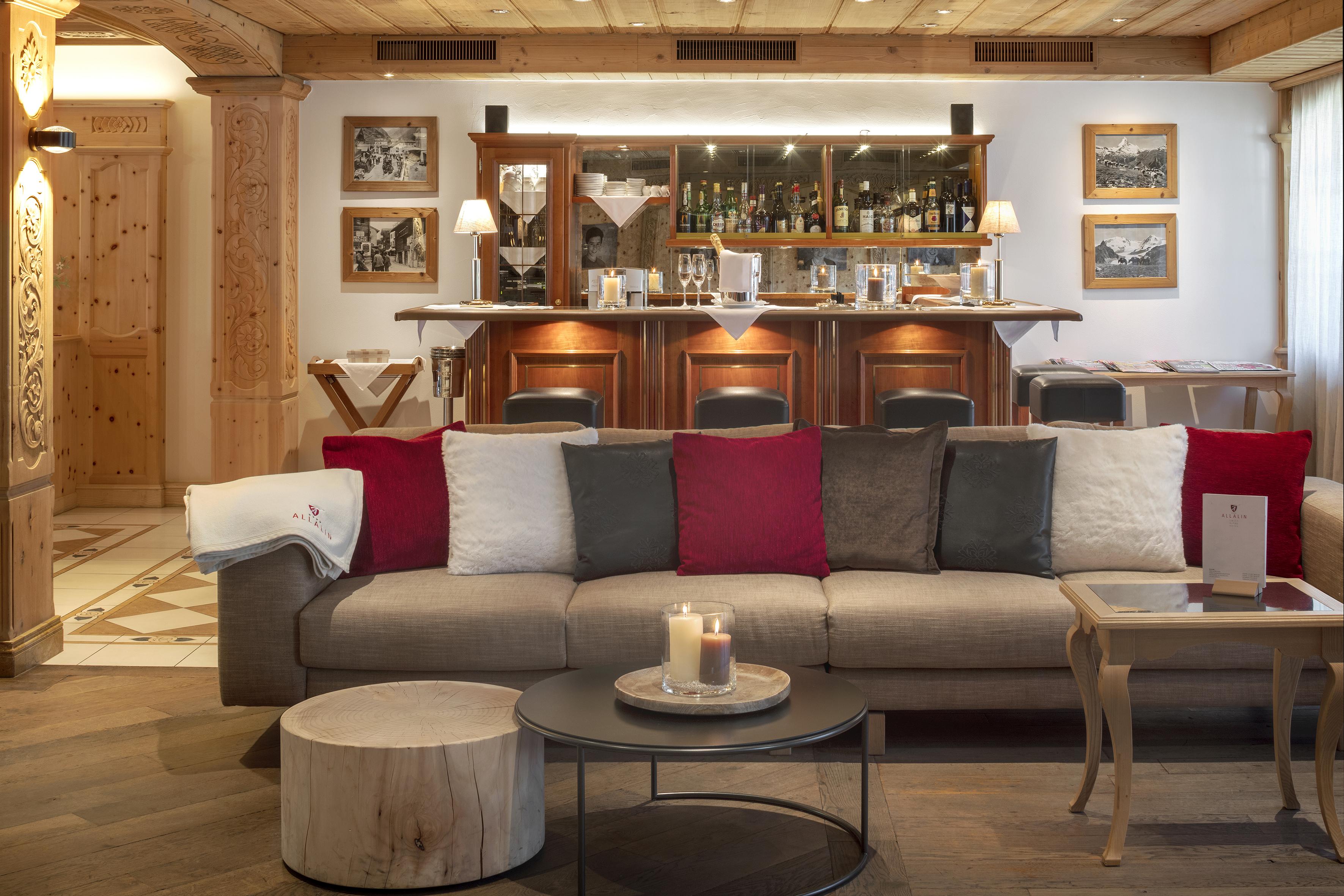 Swiss Alpine Hotel Allalin Zermatt Bagian luar foto