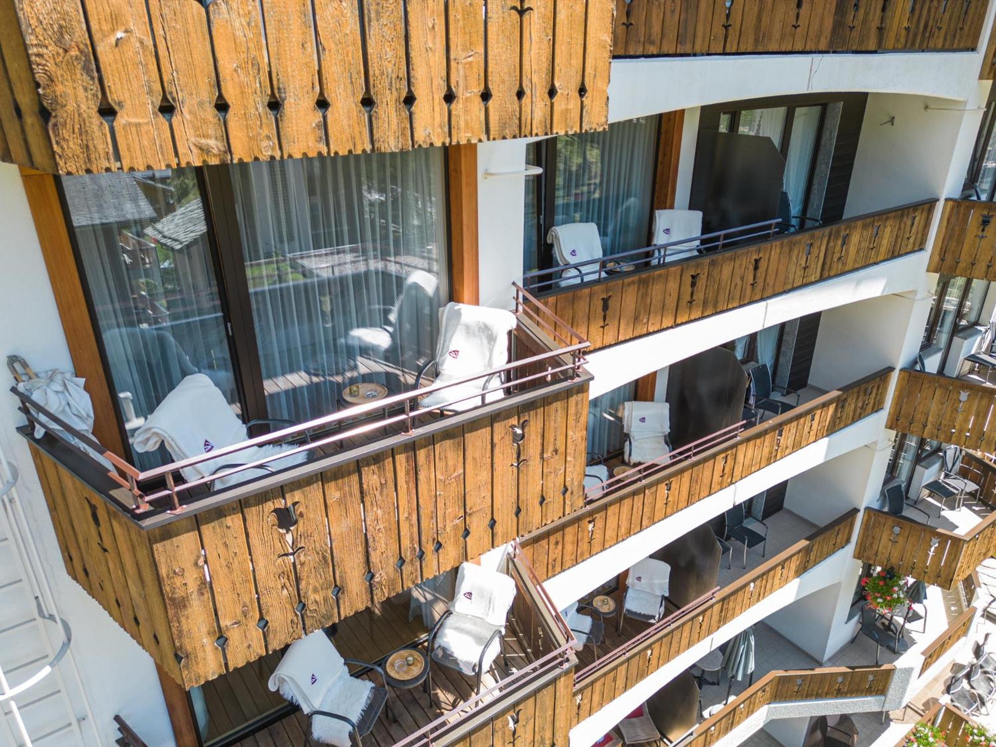 Swiss Alpine Hotel Allalin Zermatt Bagian luar foto