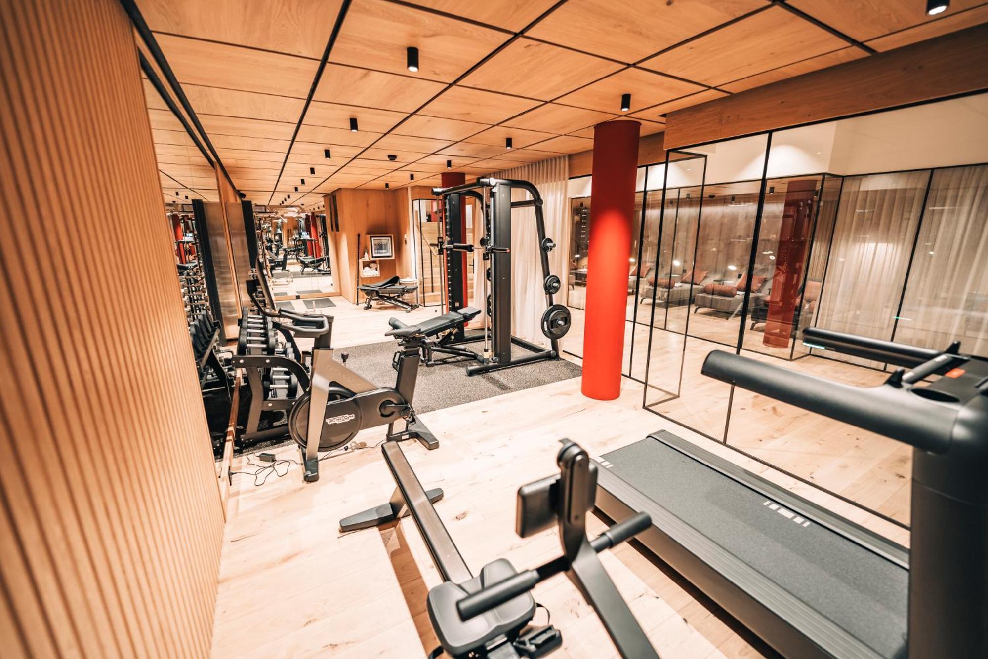 Swiss Alpine Hotel Allalin Zermatt Bagian luar foto