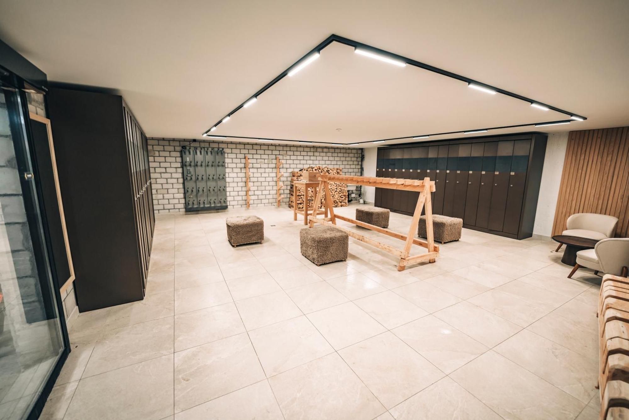 Swiss Alpine Hotel Allalin Zermatt Bagian luar foto