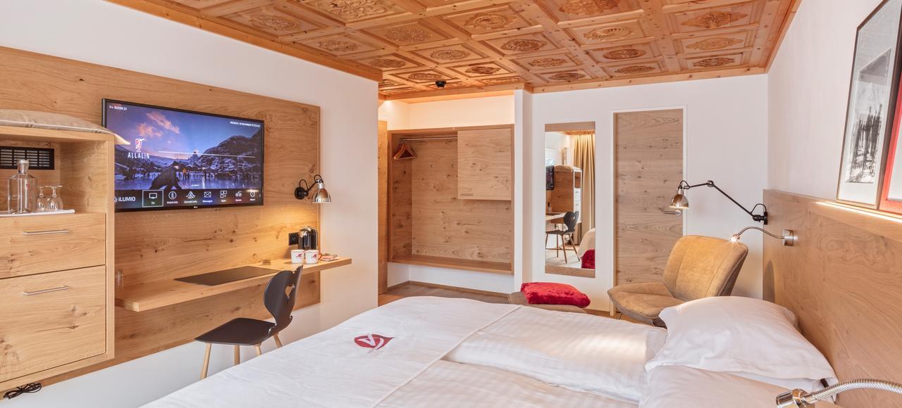 Swiss Alpine Hotel Allalin Zermatt Bagian luar foto