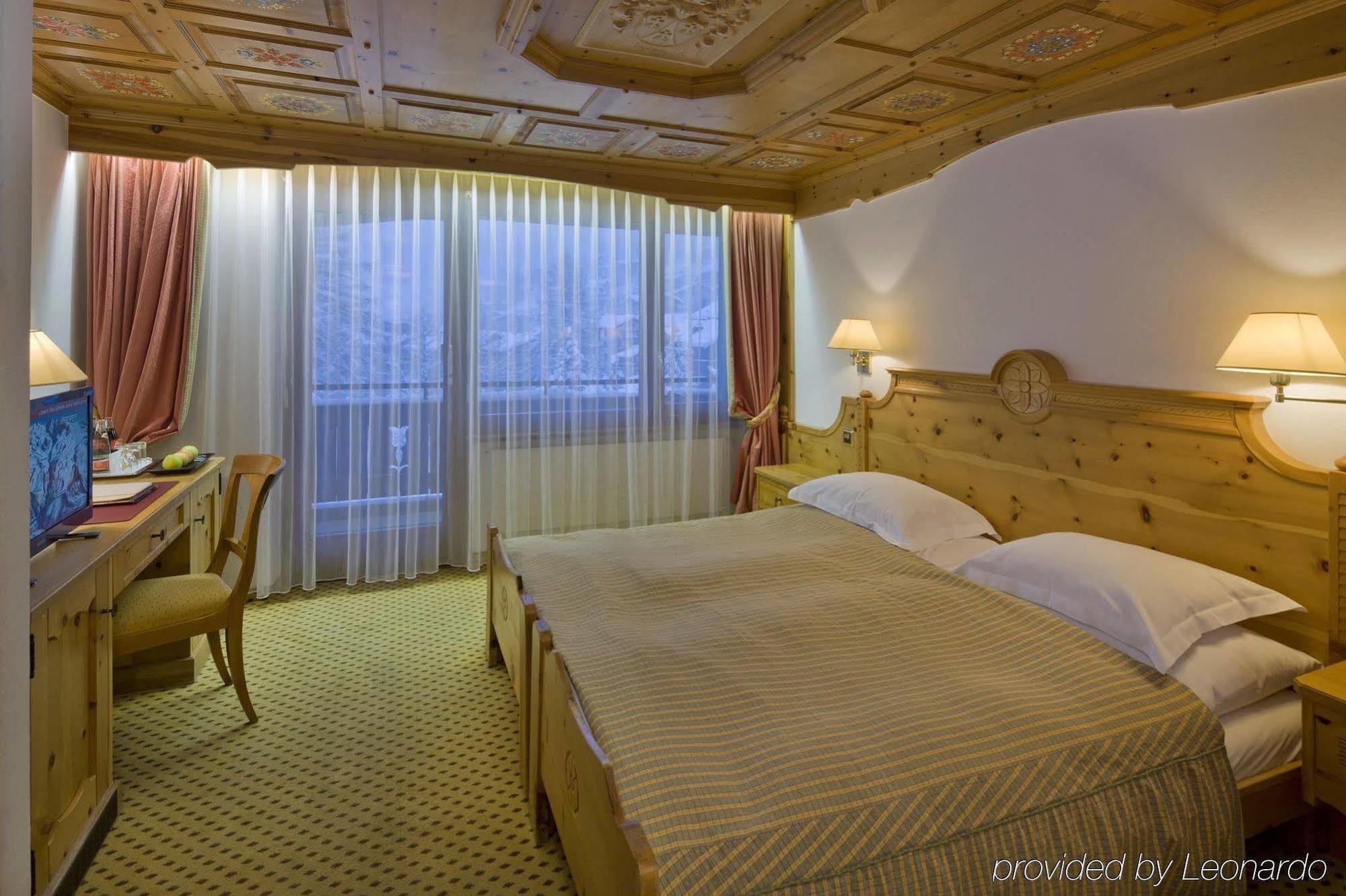 Swiss Alpine Hotel Allalin Zermatt Ruang foto