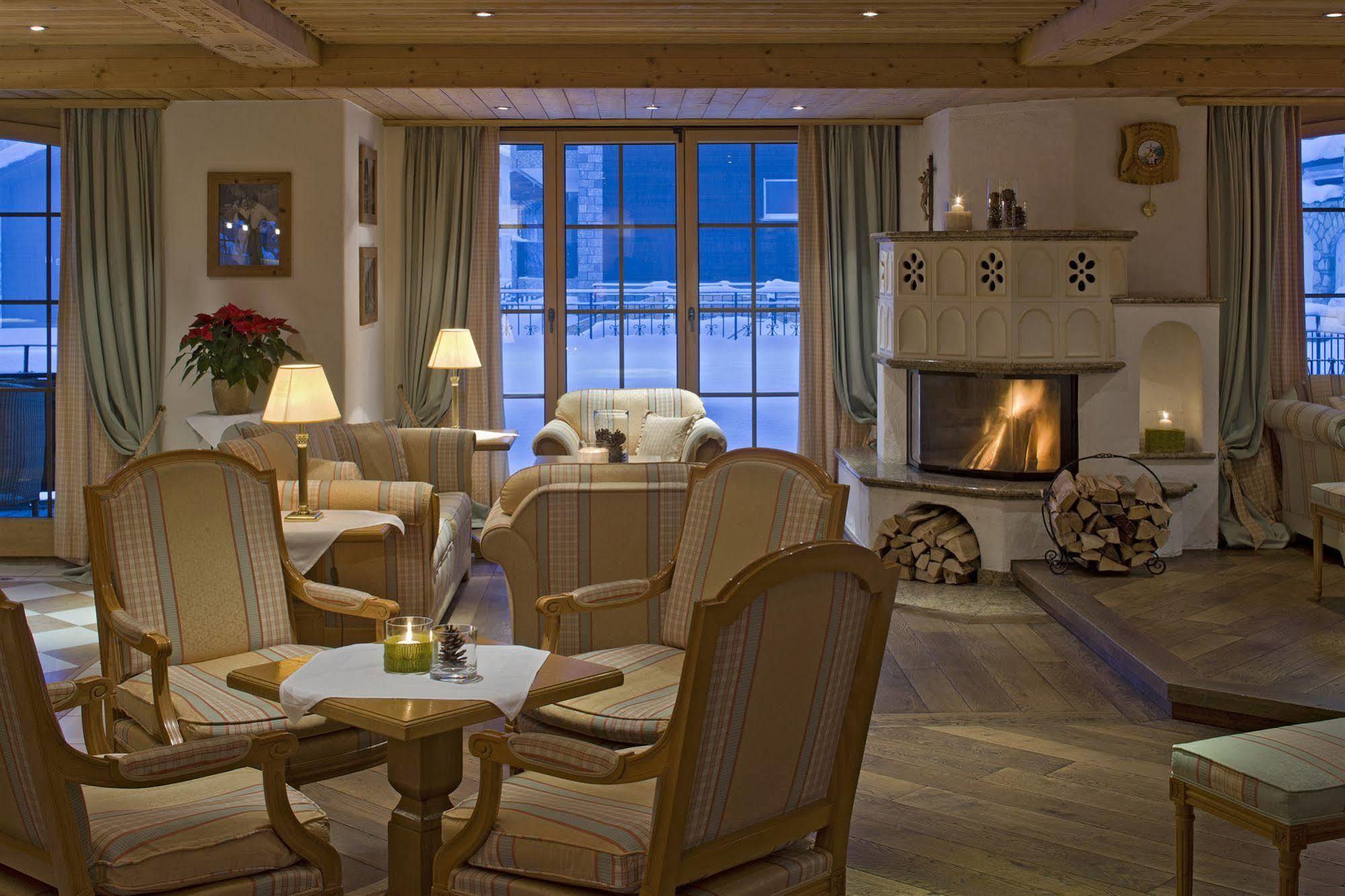 Swiss Alpine Hotel Allalin Zermatt Bagian luar foto