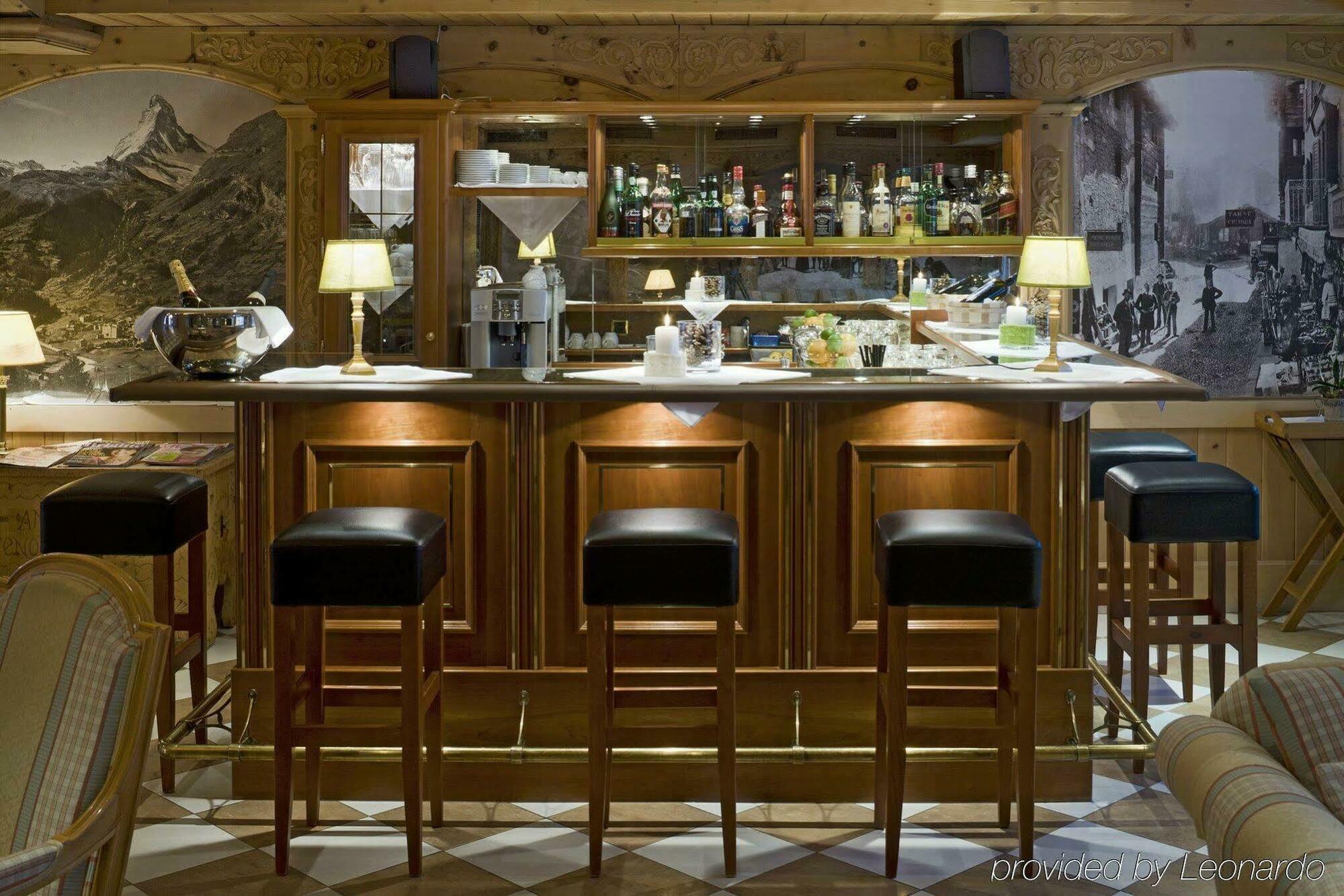Swiss Alpine Hotel Allalin Zermatt Bagian luar foto